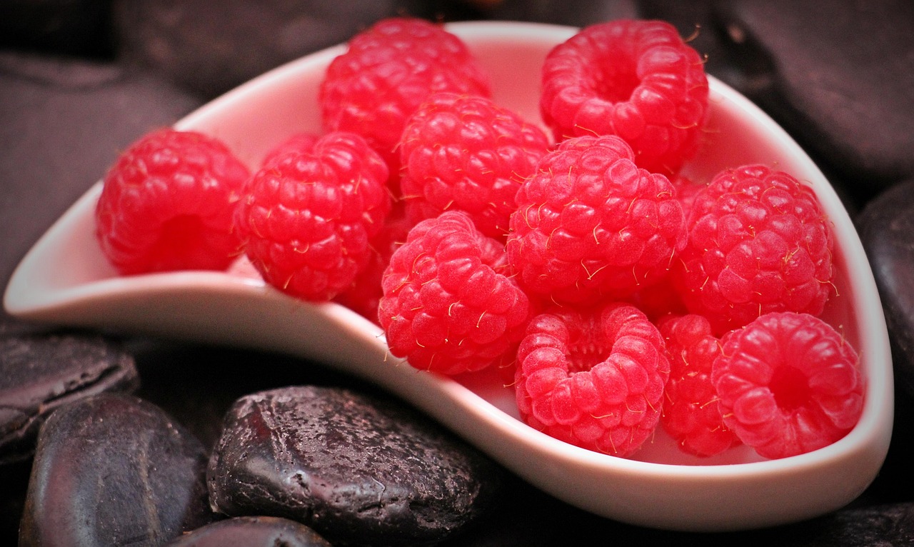 découvrez des bouchées élégantes et savoureuses qui éblouiront vos invités. parfaites pour toutes les occasions, nos amuse-bouches raffinés allient créativité et sophistication, faisant de chaque apéritif un moment inoubliable.