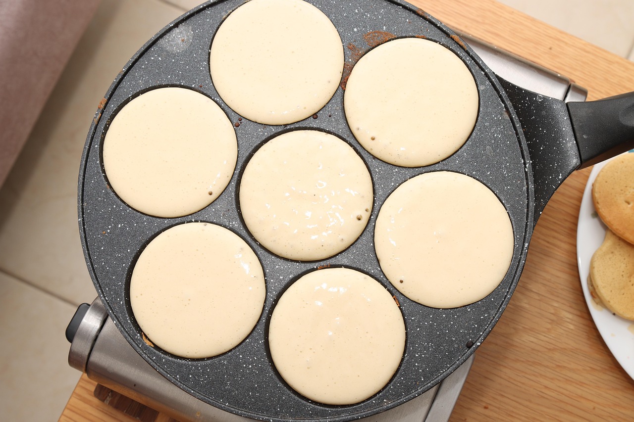 découvrez la recette parfaite pour une pâte à pancake légère et moelleuse. idéale pour un petit-déjeuner savoureux ou un brunch gourmand, cette préparation simple ravira petits et grands. ajoutez vos garnitures préférées pour des pancakes inoubliables !