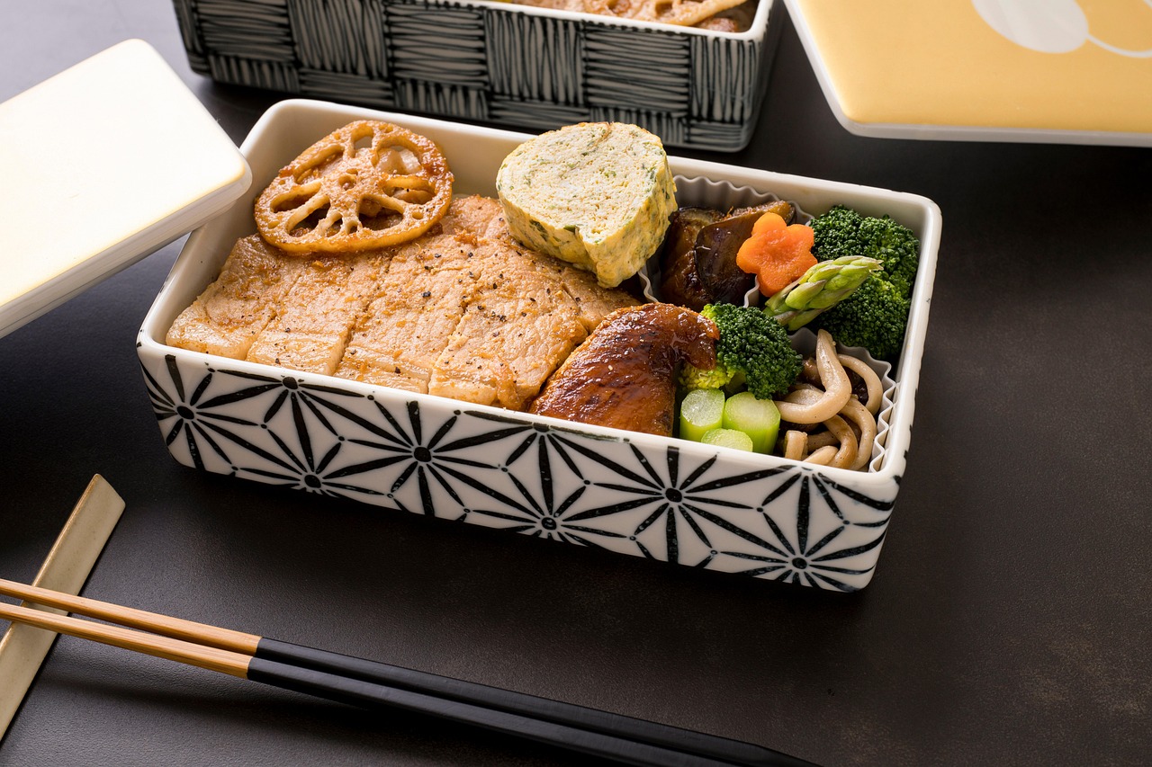 découvrez la richesse de la cuisine japonaise, des sushis raffinés aux plats traditionnels savoureux, pour un voyage culinaire authentique et délicieux.