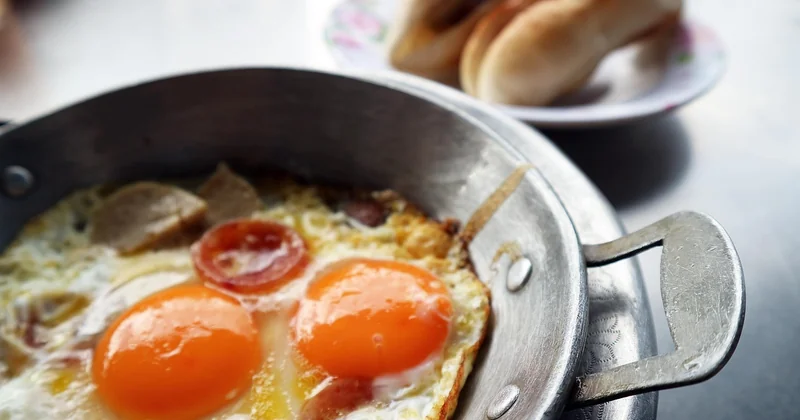 Comment faire des œufs au plat au airfryer ?