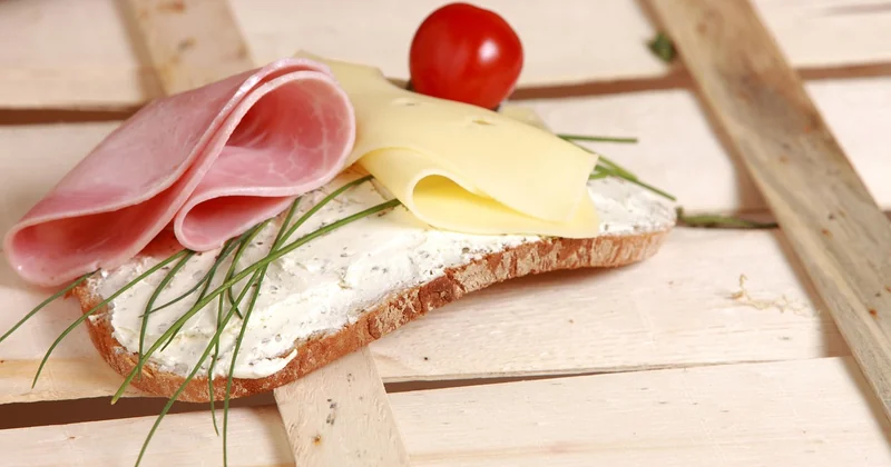 Fromage, pain frais ou boîte : les variantes qui valent le détour