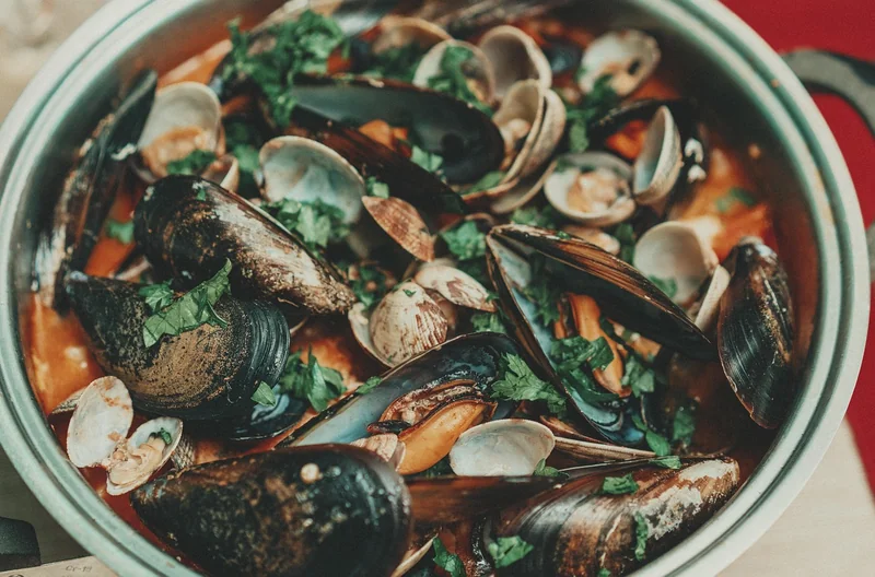 Moules et cuisson : le matériel qui fait la différence