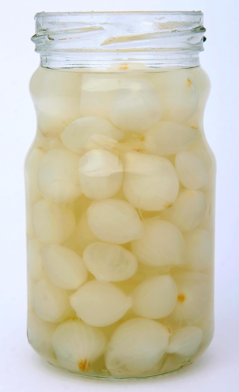 découvrez toutes les astuces et méthodes efficaces pour préserver la fraîcheur de vos herbes aromatiques plus longtemps. conseils, techniques de conservation et solutions naturelles.
